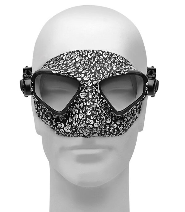 c4-falcon-pirate-4diving-1-1.jpg C4 Falcon Mask - Pirate