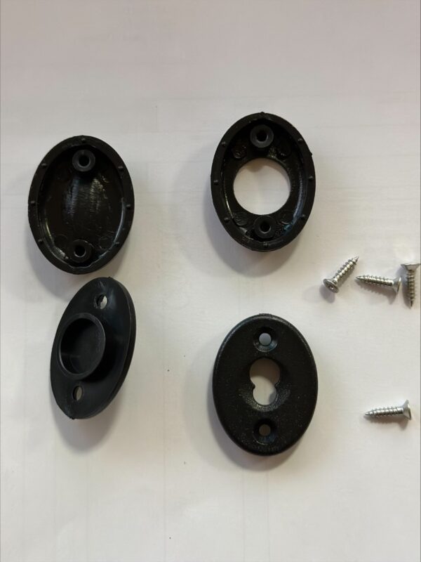 c4_wetsuit_clips.jpg C4 Carbon standart wetsuit plastic buttons