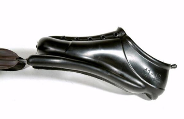 mustang_foot_pocket__06188_zoom-1.jpg C4 Footpockets