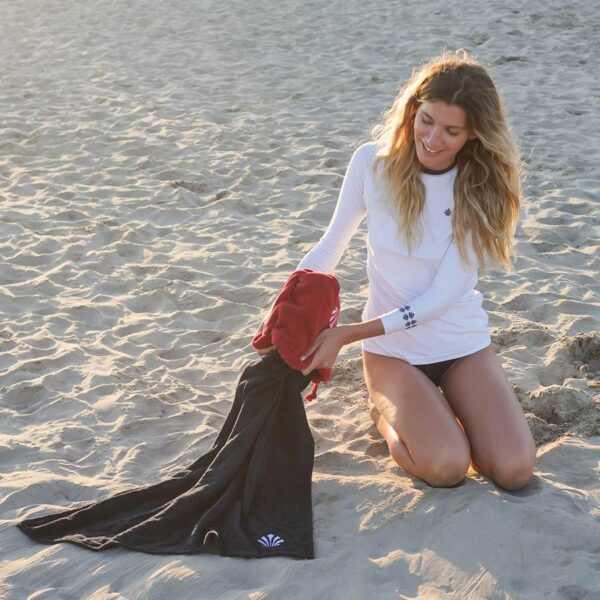 saint_jacques_beach_towel_with_integrated_bag_xboards.lt_2-3.jpg Saint Jacques Beach Towel With Integrated Bag